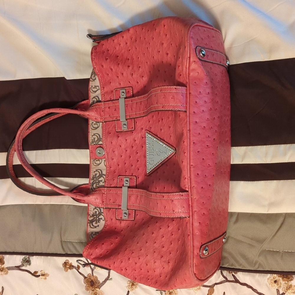 Guess faux ostrich red shoulder handbag - Picture 2 of 8